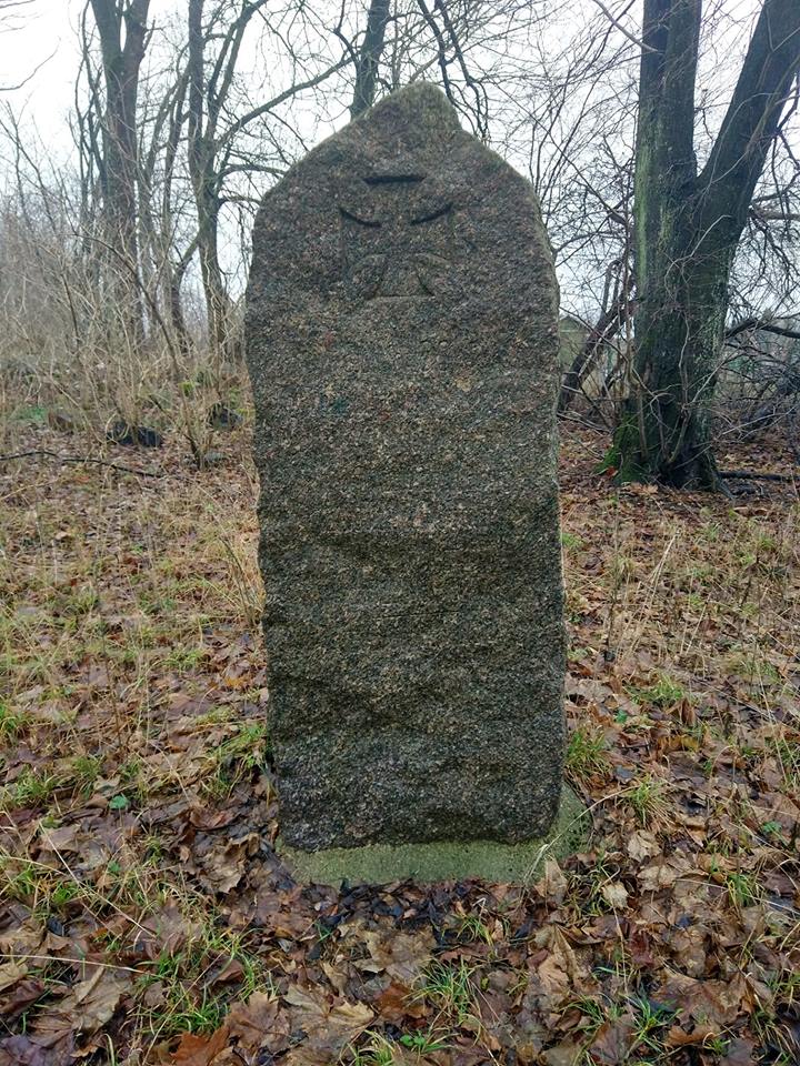 Symboliczna mogiła Paula Macka – Pierkunowo