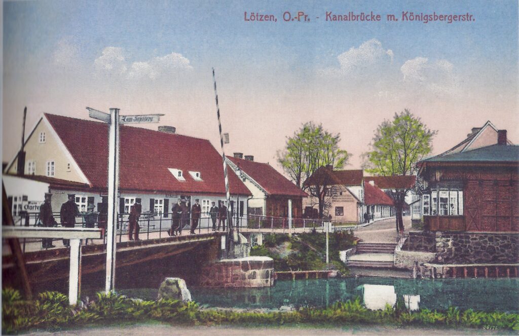 Widok na ul Königsberger - obecna Olsztyńska. Z prawej - dom R.Sawade